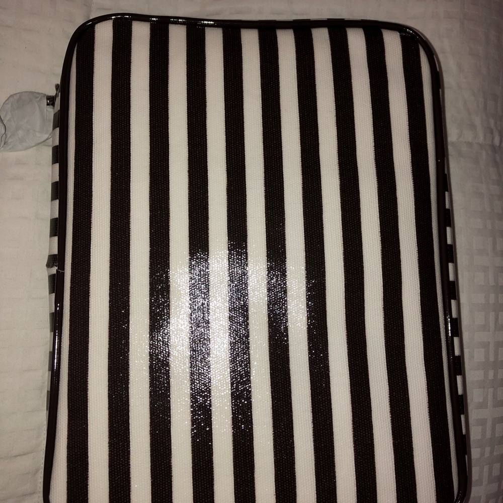 Henri Bendel make up organizer